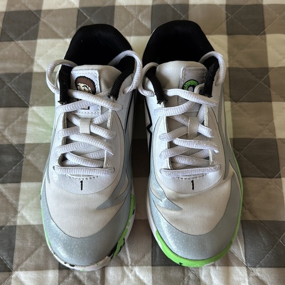 Puma Kids Sneakers in Gray and Green - Picture 2 of 10